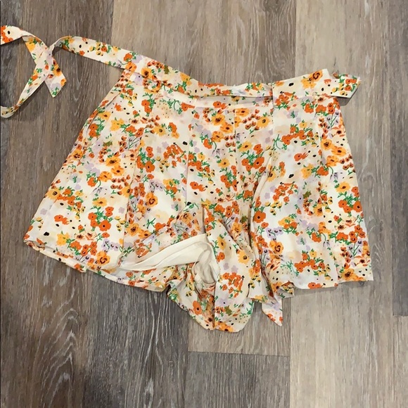 Floral shorts - Picture 2 of 2